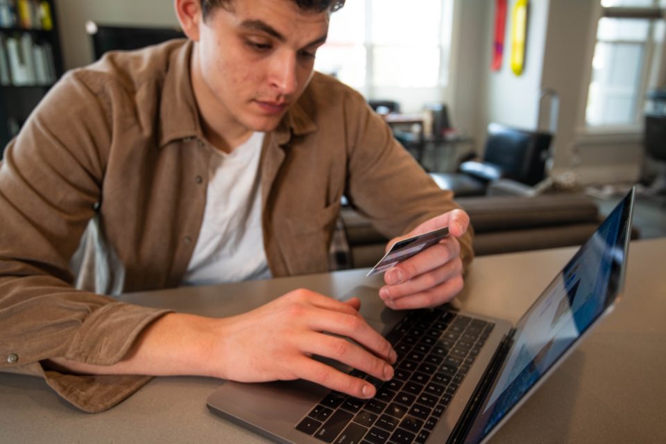 Consolidating credit and earning extra income online