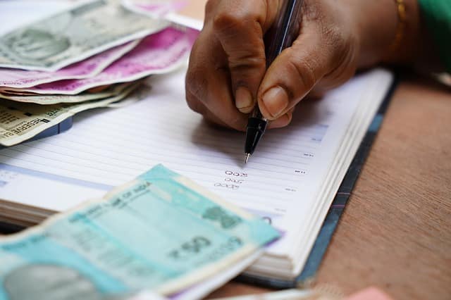 Second City Advisors Discusses Why You Should Consolidate Your Credit Card Debt — Business/Money